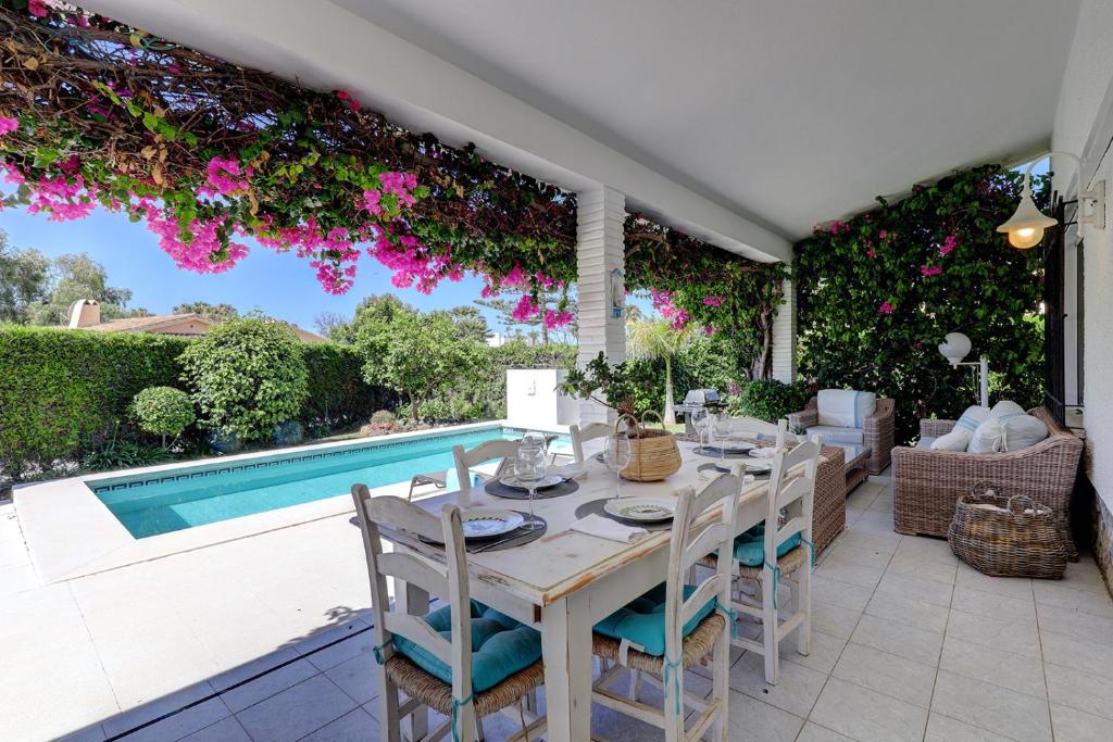 The swimming pool at or close to Casa Sol