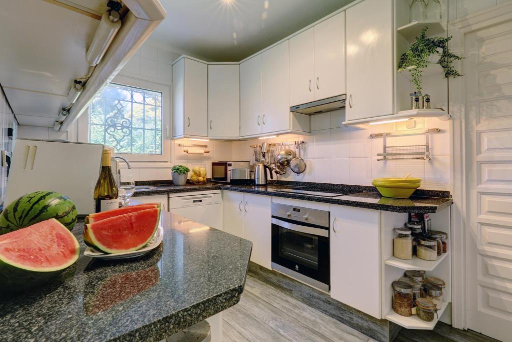 A kitchen or kitchenette at Casa Sol