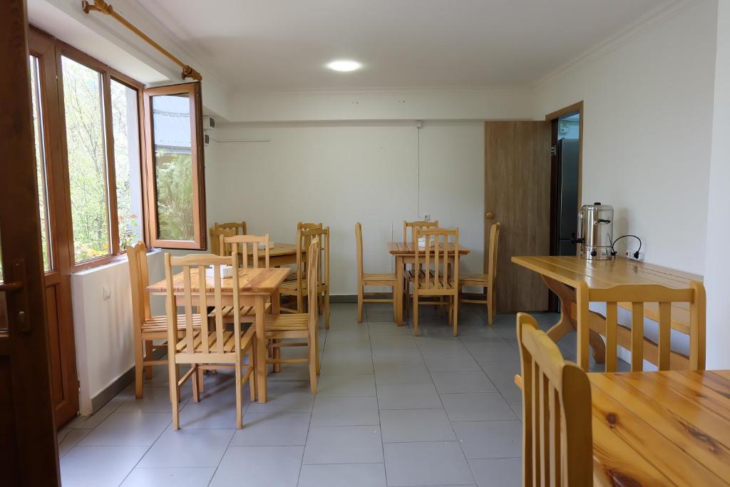 Restaurace v ubytování Dil Hill by Sam