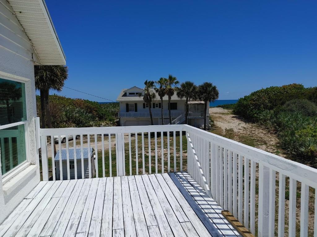 Melbourne Beach Florida Townhouse ocean front 1.2 acre property, Melbourne  Beach (updated prices 2026), image size:1024x768