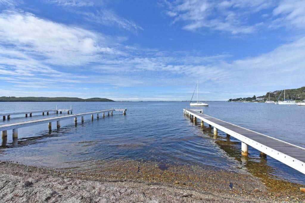 Gallery image of Carey Bay 180 degree Water Views and wifi in Rathmines