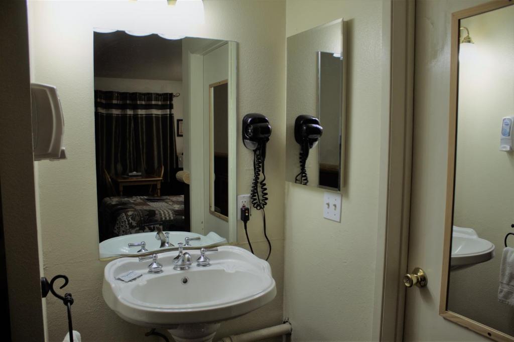 Fireside Lodge photo