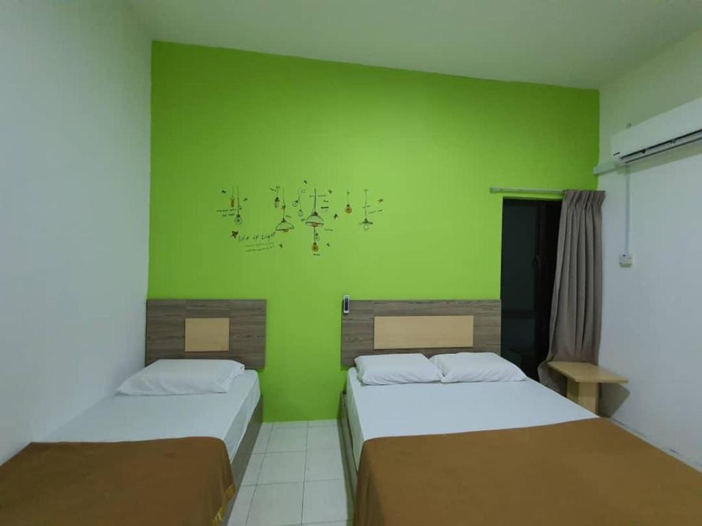 Walking Distance To The Beach, Pangkor - Triple Studio Standard