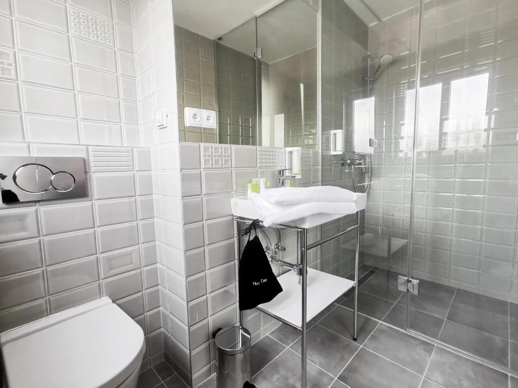 Hotel Avion - National Cultural Monument - ICONIC HOUSES ORG - Resim 33