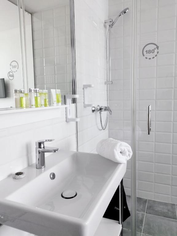 Hotel Avion - National Cultural Monument - ICONIC HOUSES ORG - Resim 39