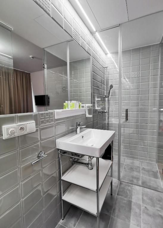 Hotel Avion - National Cultural Monument - ICONIC HOUSES ORG - Resim 2