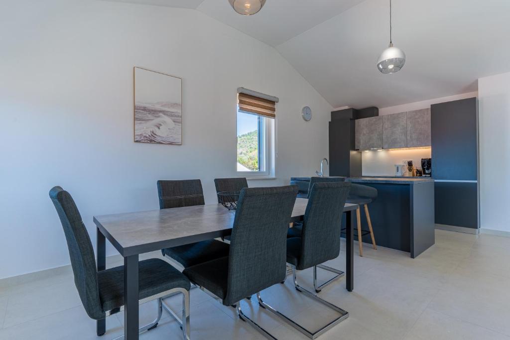Kuchyňa alebo kuchynka v ubytovaní SUNRISE ISLAND LOFT