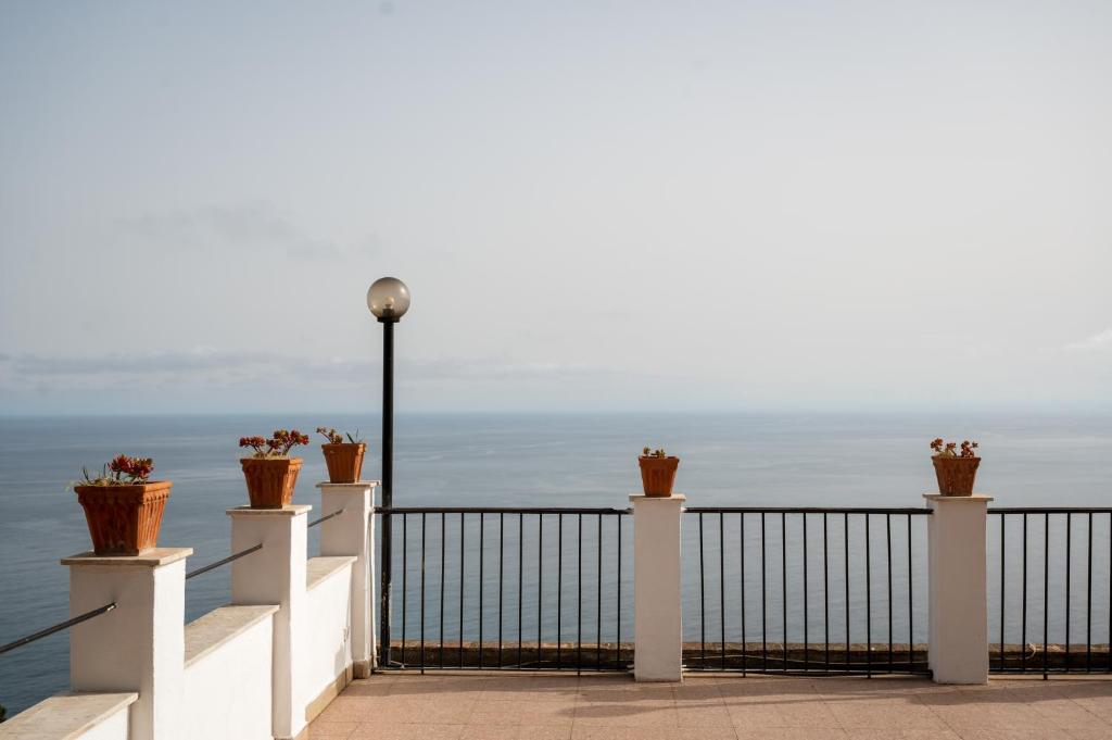 Widok na morze z tego hotelu