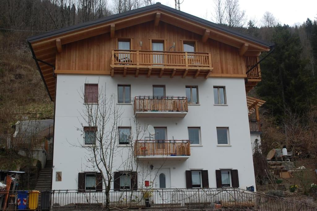 Budynek, w którym mieści się apartament