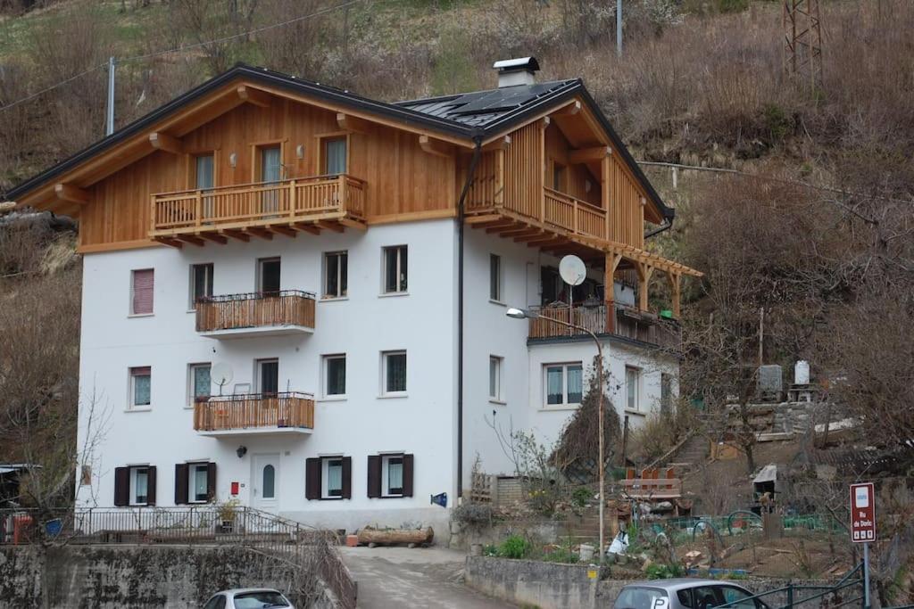 Budynek, w którym mieści się apartament