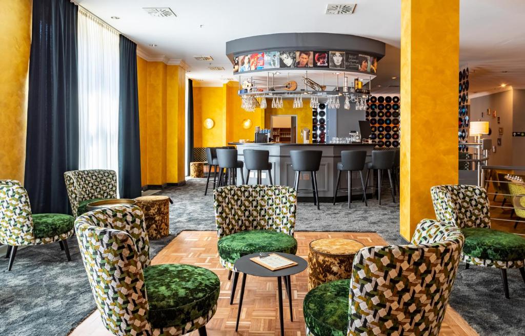 Lounge nebo bar v ubytování mightyTwice Hotel Dresden