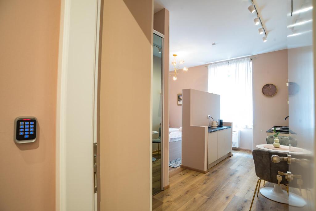 Center De Lux Studios “ Zara “ - 17