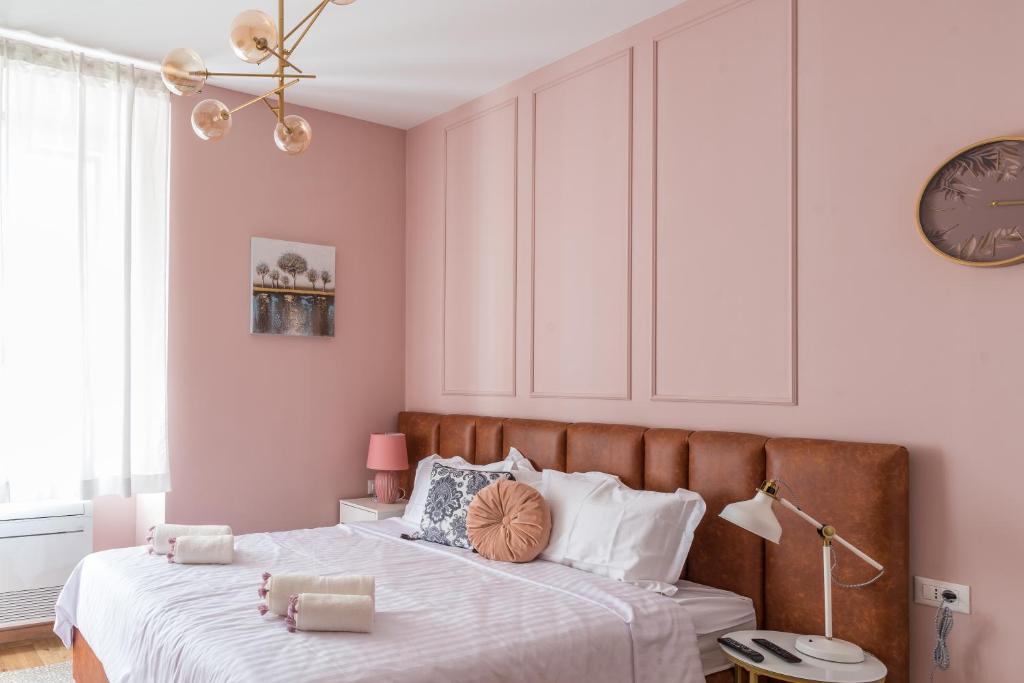 Center De Lux Studios “ Zara “ - 1