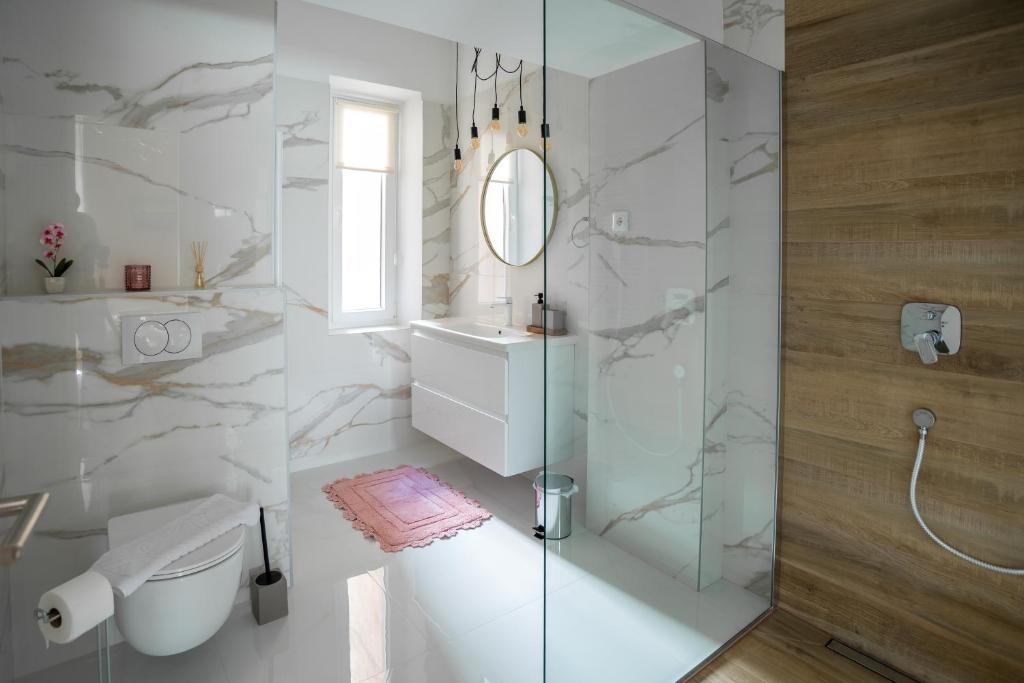 Center De Lux Studios “ Zara “ - 19