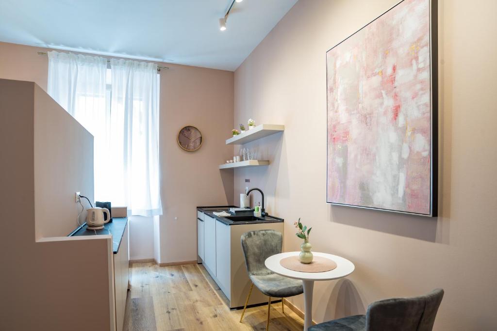 Center De Lux Studios “ Zara “ - 12