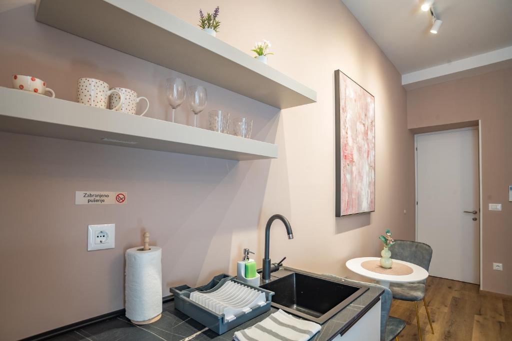 Center De Lux Studios “ Zara “ - 13