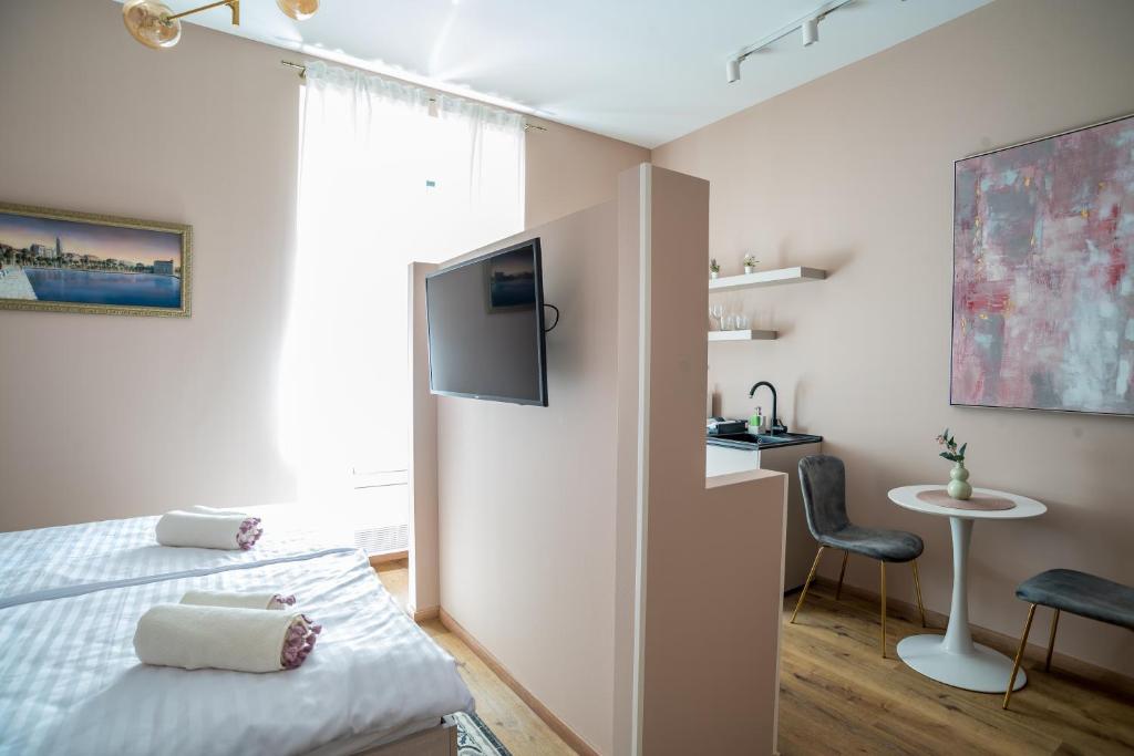 Center De Lux Studios “ Zara “ - 16