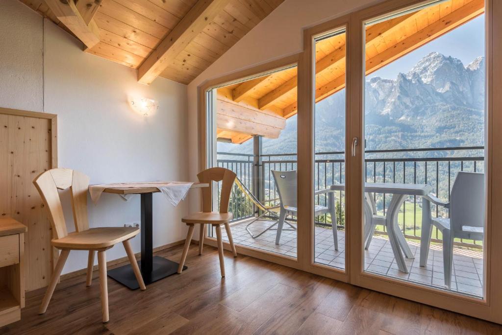 Nespecifikovaný výhled na hory nebo výhled na hory při pohledu z apartmánu