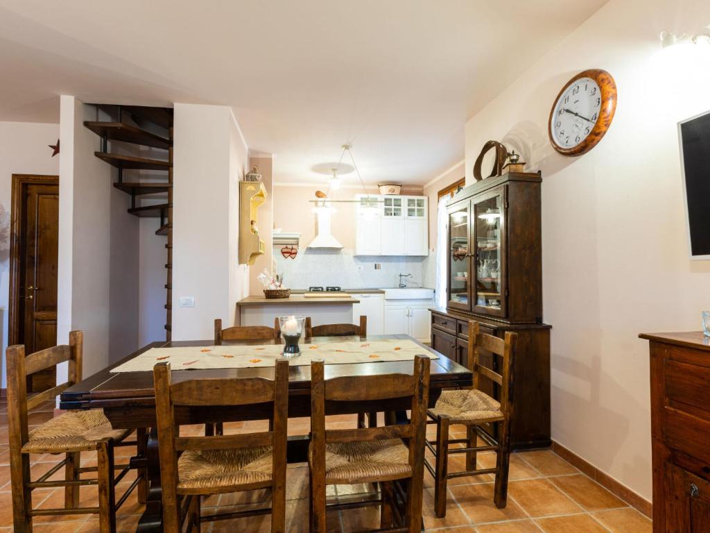 A kitchen or kitchenette at Holiday Home Melograno-2 by Interhome
