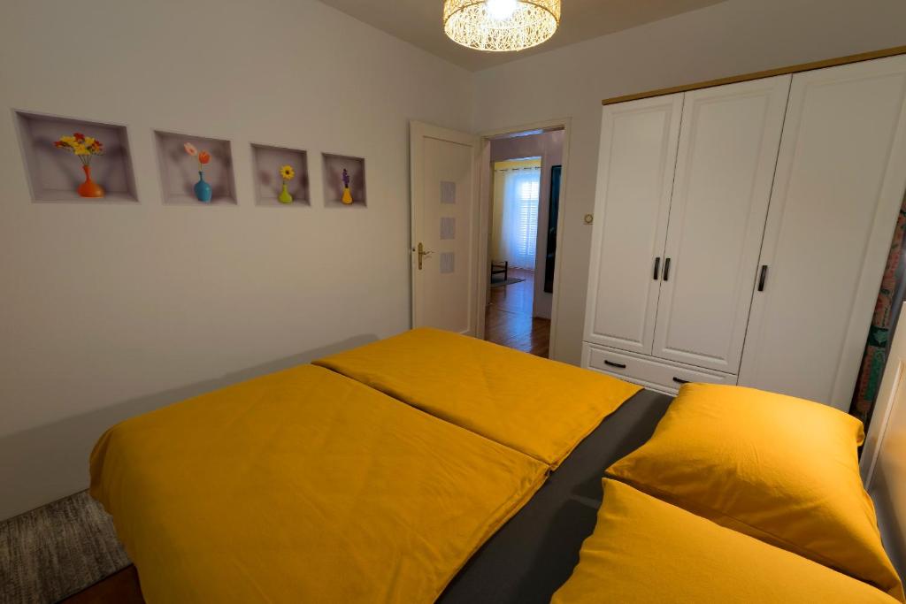 Posteľ alebo postele v izbe v ubytovaní Comfortable Neda 58m2 next to beach&Old Town, beautiful location