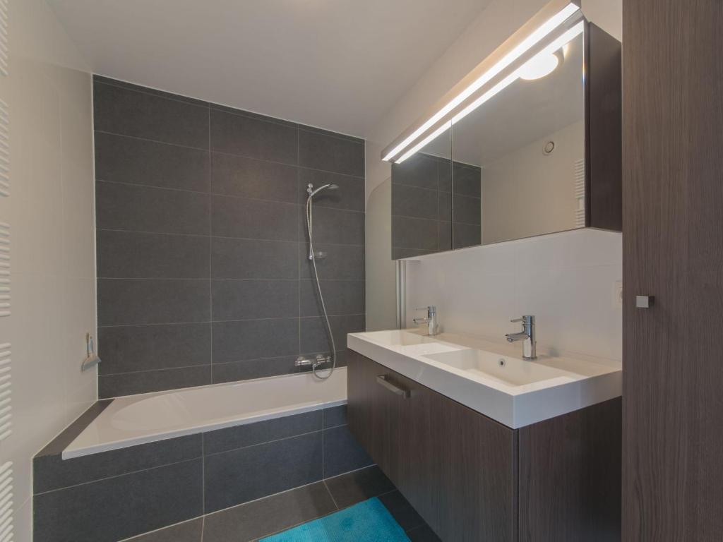 Koupelna v ubytování Apartment Solis by Interhome
