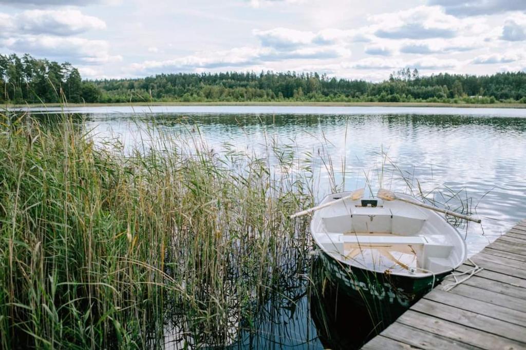 Príroda v okolí luxusného stanu