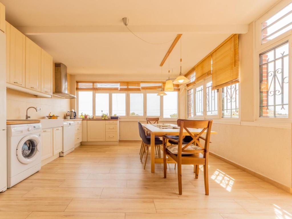 Kuchyň nebo kuchyňský kout v ubytování Holiday Home Rossi by Interhome