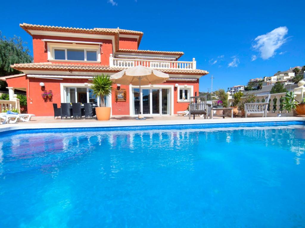 Bazén v ubytovaní Holiday Home Fleur by Interhome alebo v jeho blízkosti