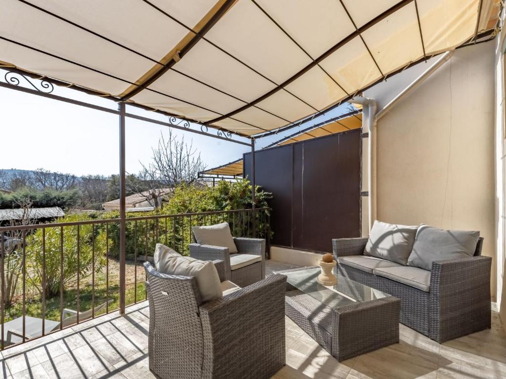 พื้นที่นั่งเล่นของ Holiday Home La Campagne des Ocres by Interhome