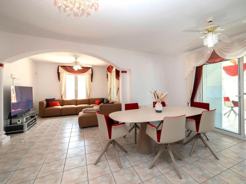 Posezení v ubytování Villa Septimo Cielo by Interhome
