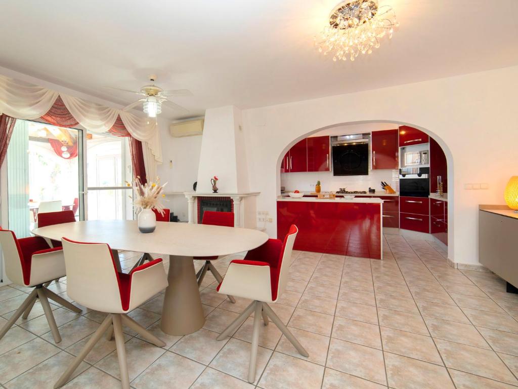 Kuchyň nebo kuchyňský kout v ubytování Villa Septimo Cielo by Interhome