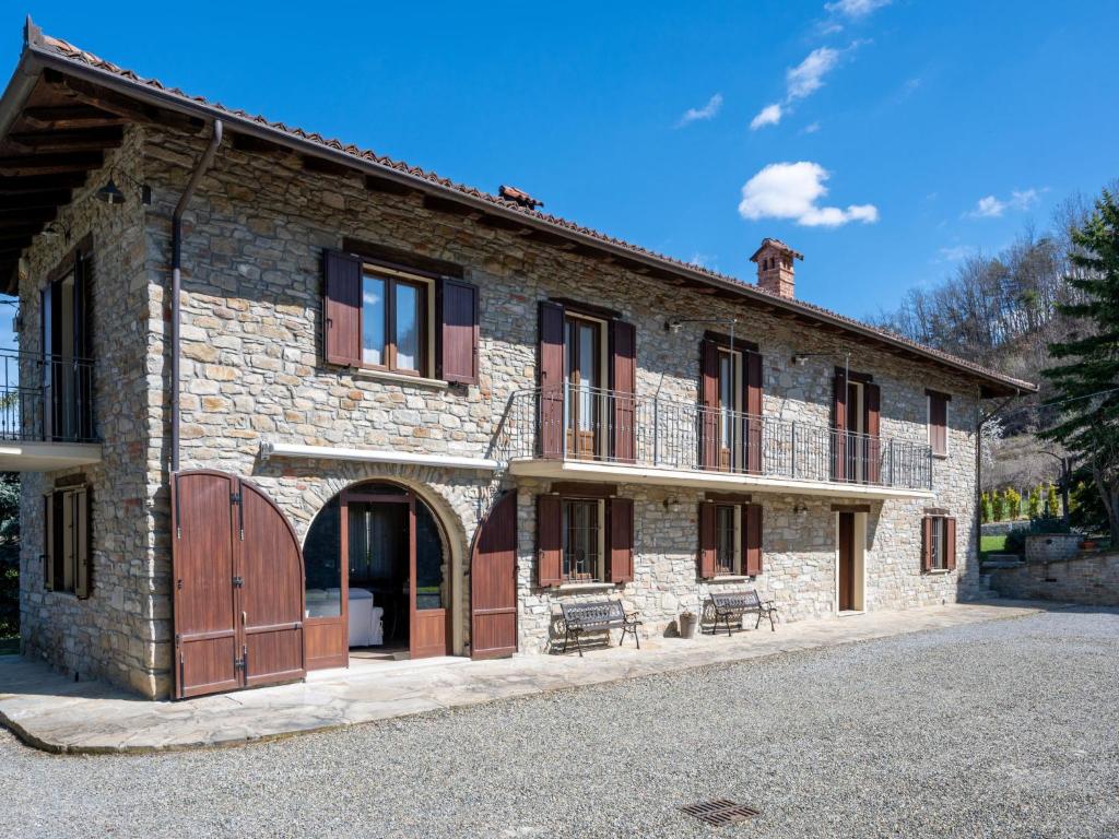 The building in which the holiday home is located
