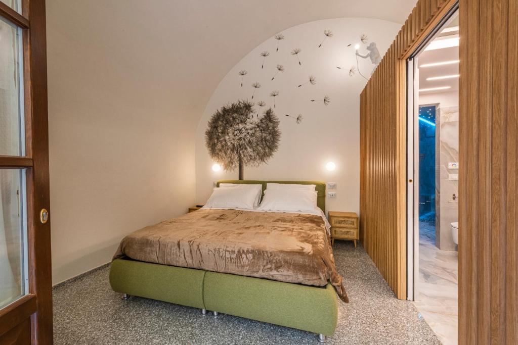 A bed or beds in a room at Apartments Florence - Dragomanni Loft with patio