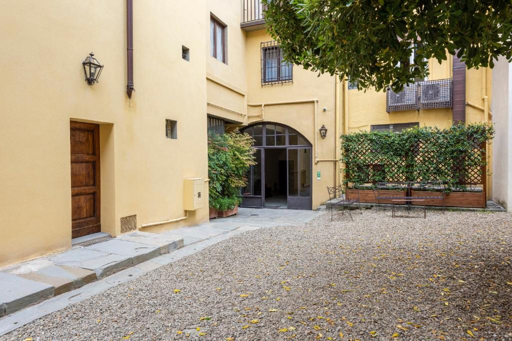 The building in which Az apartmant is located