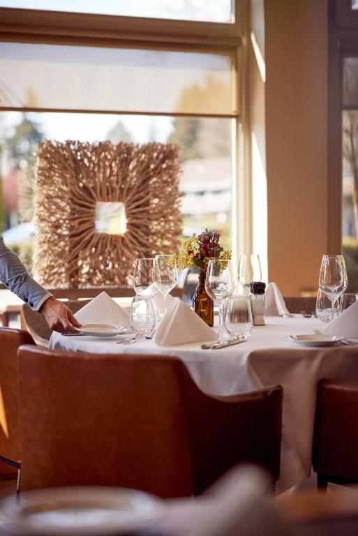 Restaurace v ubytování Van der Valk Hotel Dennenhof