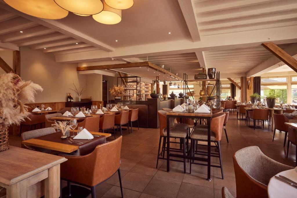 Restaurace v ubytování Van der Valk Hotel Dennenhof