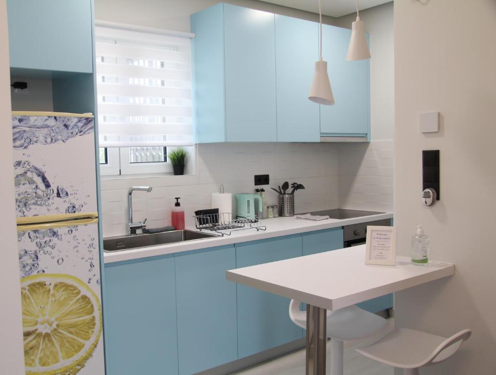 Cucina o angolo cottura di Polyxenia’s Πλησίον Υγεία - Μητέρα - Ιασώ - ΟΑΚΑ