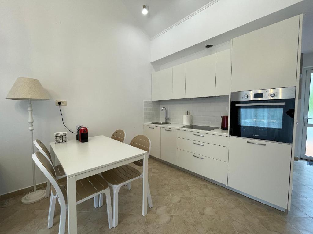 Kuchyň nebo kuchyňský kout v ubytování Boka Peaks Apartments