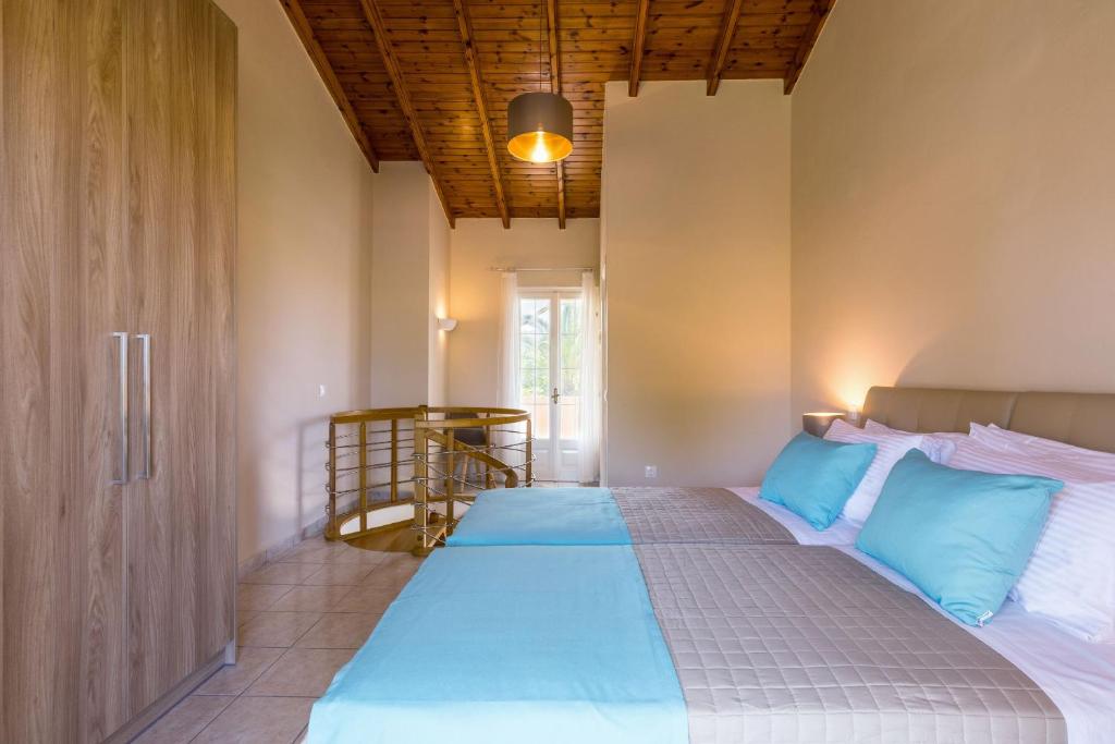 A bed or beds in a room at Villa Marina Mare