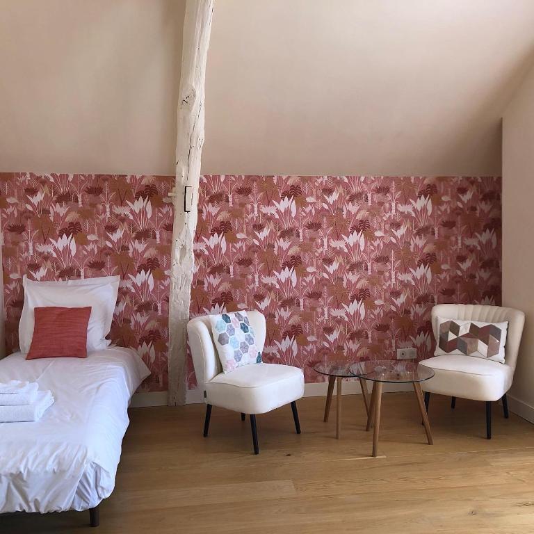 Le domaine Aubazen - Habitación Triple Con Vista A La Piscina