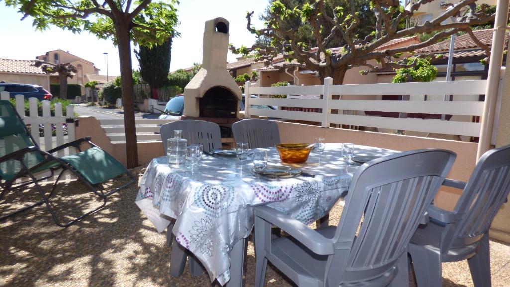 Photo de la galerie de l'établissement Pavillon T2 Mezzanine, Les Frégates, St Pierre la Mer, à Saint Pierre La Mer