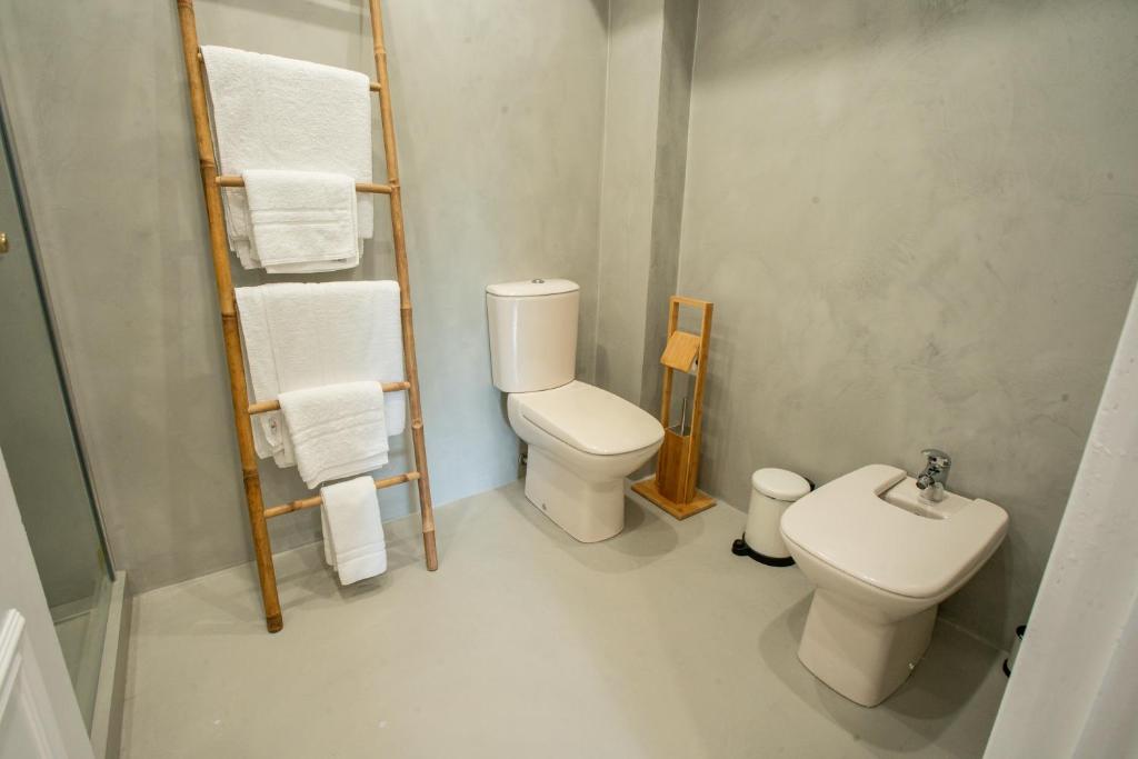 A bathroom at Apartamento en Guadalmina con vistas al Golf