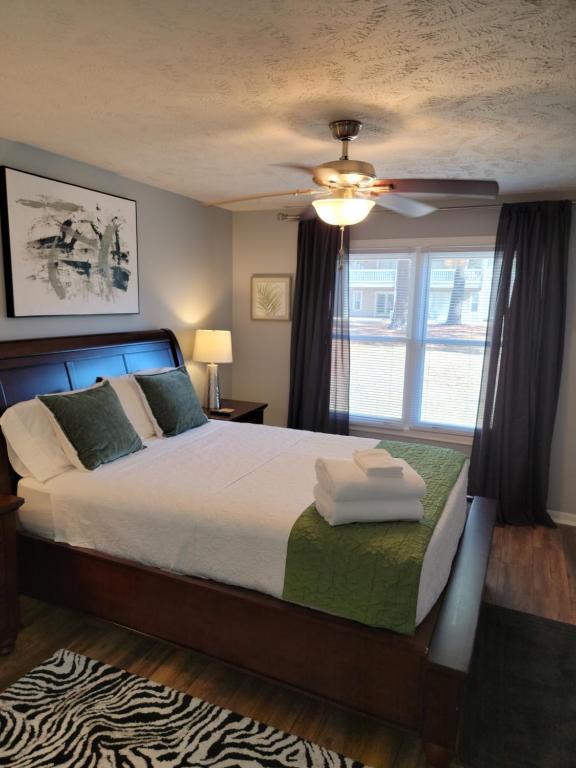Gallery image of Uptown Landing a Lovely 2 br 2 bth condo midtown. in Fort Bragg