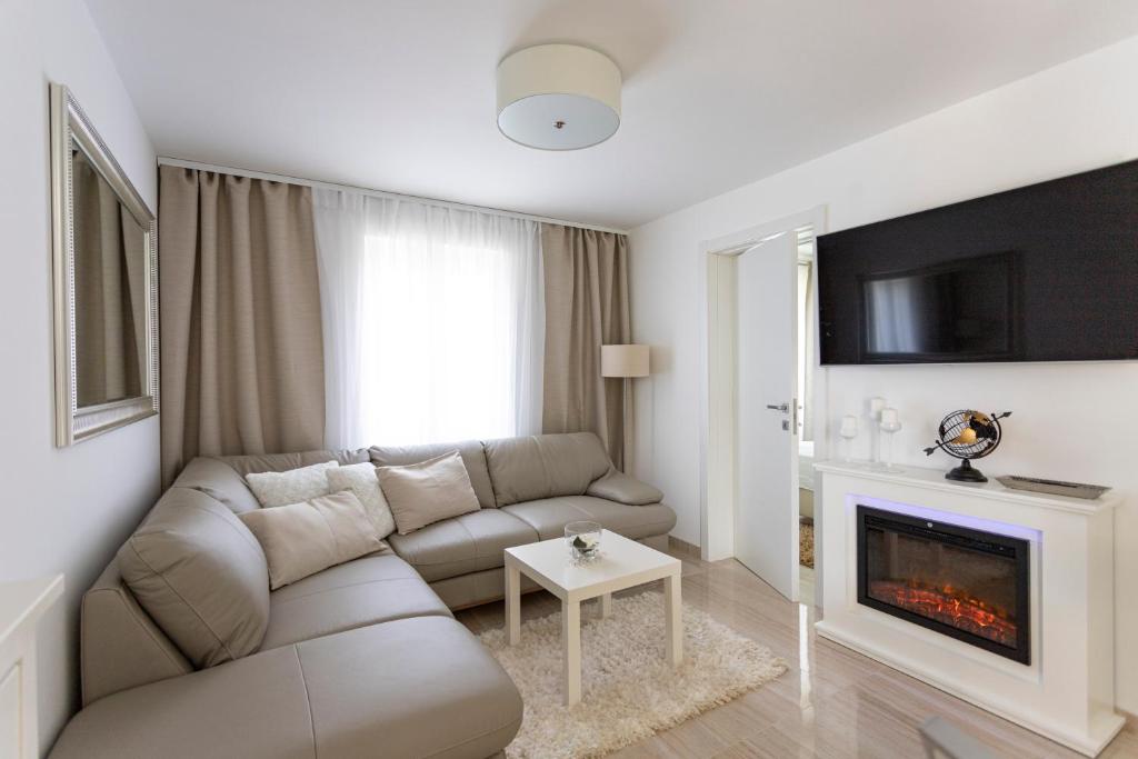 Gallery image of Luxury Mantinela Apartment in Malinska