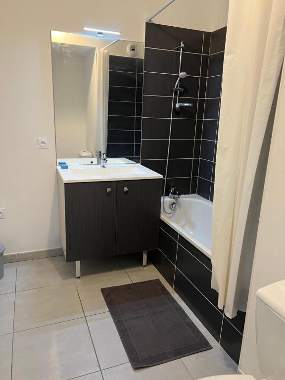 Résidence neuve le K 10 mn gare, parking , tram - 14