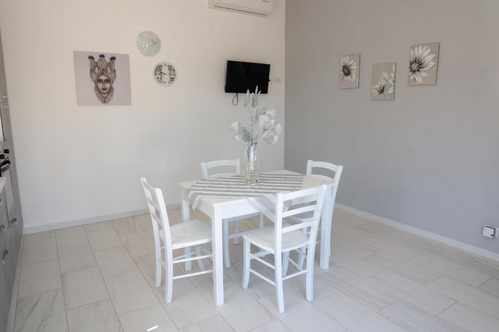 A television and/or entertainment centre at Villa Bella