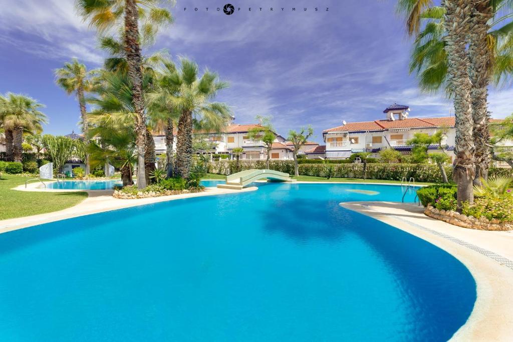 https://cf.bstatic.com/xdata/images/hotel/max1024x768/355838954.jpg?k=3a2c624e1259577627b88898c092d44e64f6794314ecbcfb086f6a39e7f50dcd&o=&hp=1