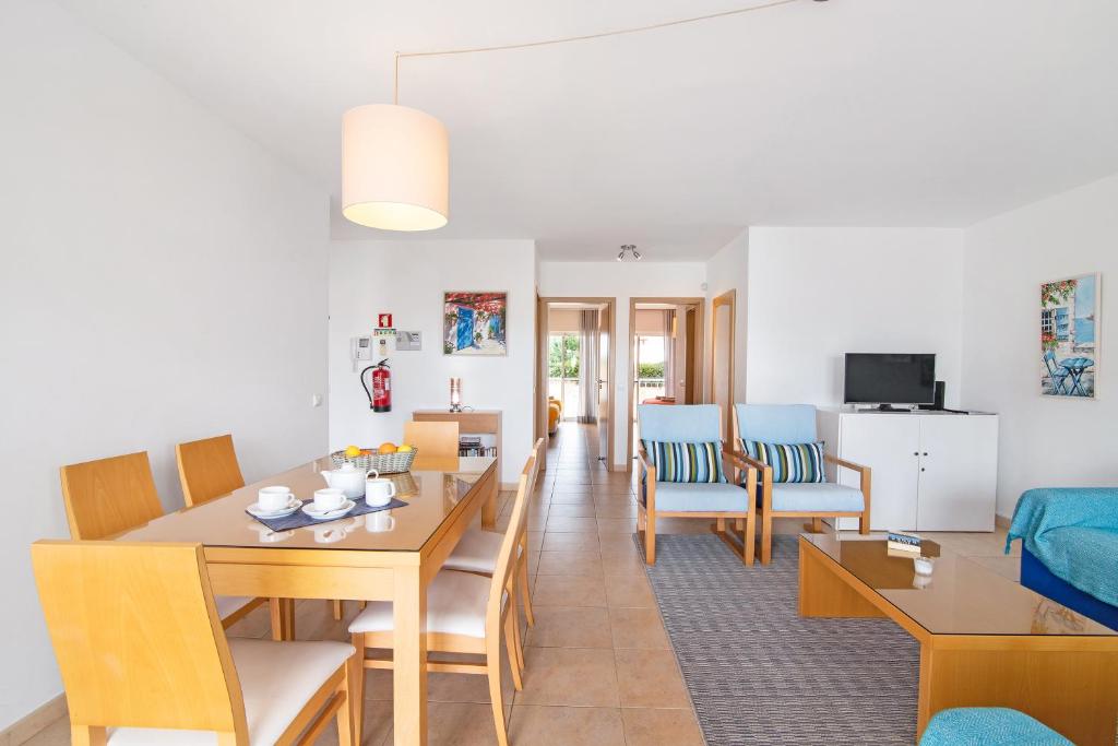 Μια τηλεόραση ή/και κέντρο ψυχαγωγίας στο Costa Cabanas 62