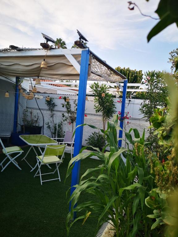 Vonkajšia záhrada v ubytovaní Yumbo room