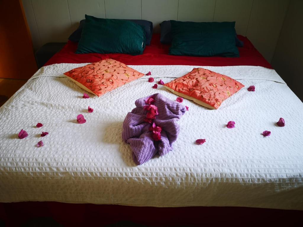 Posteľ alebo postele v izbe v ubytovaní Yumbo room